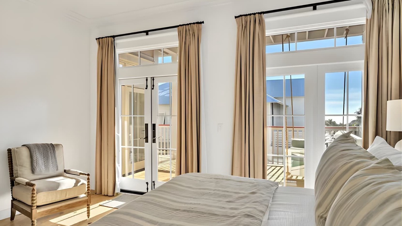 Photo of Bedroom in Beach District
