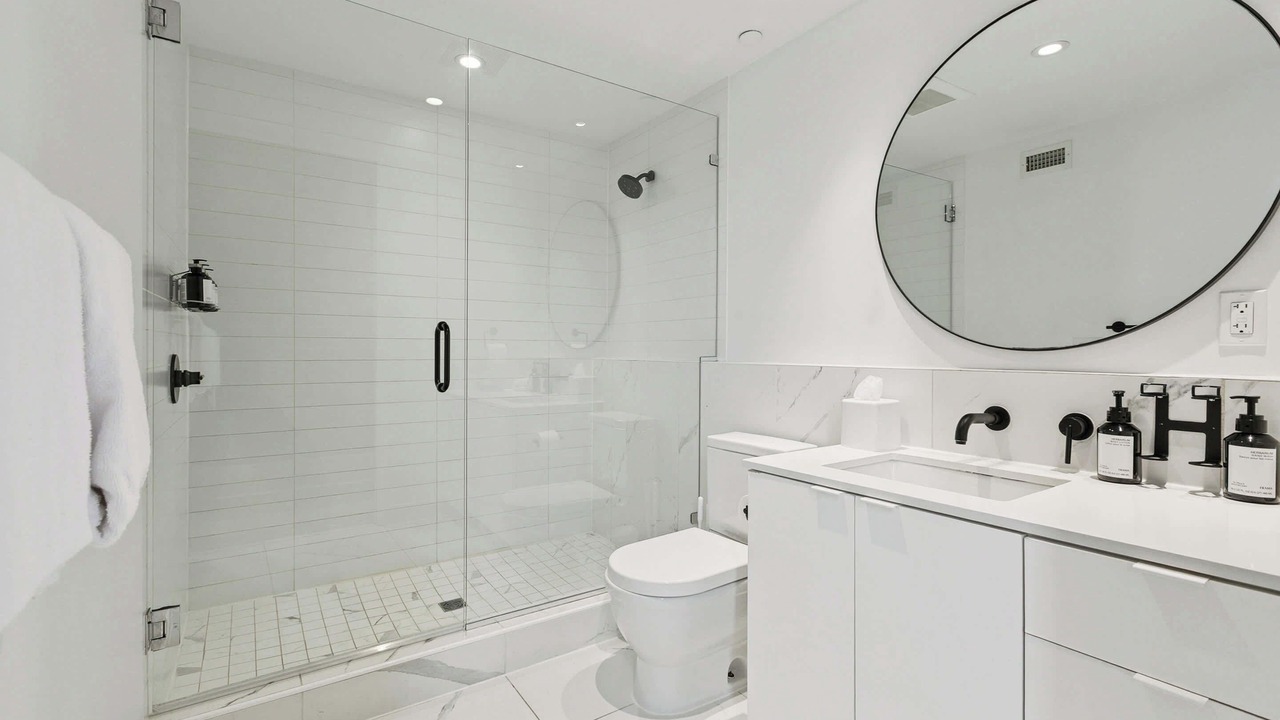 Photo of Bathroom in Tulane - Gravier