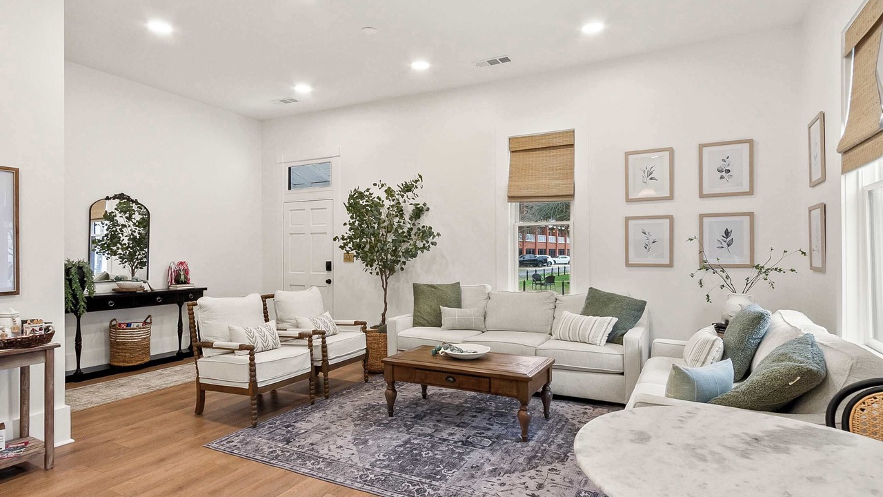 Photo of Livingroom in Druid City