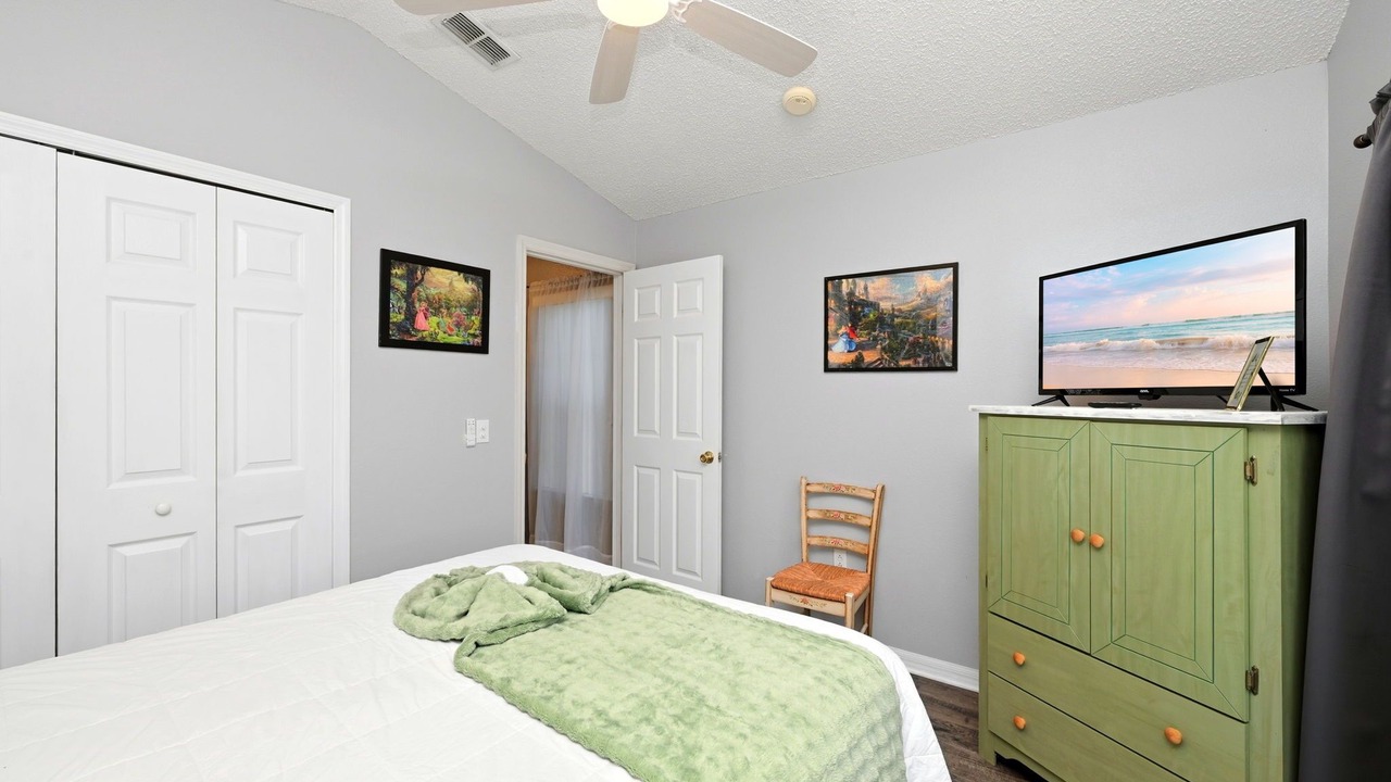 Photo of Bedroom in Florida Pines