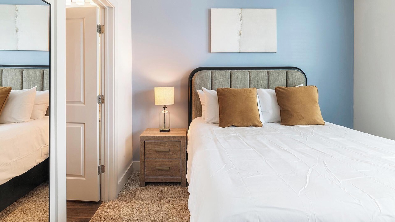 Photo of Bedroom in Florida Center