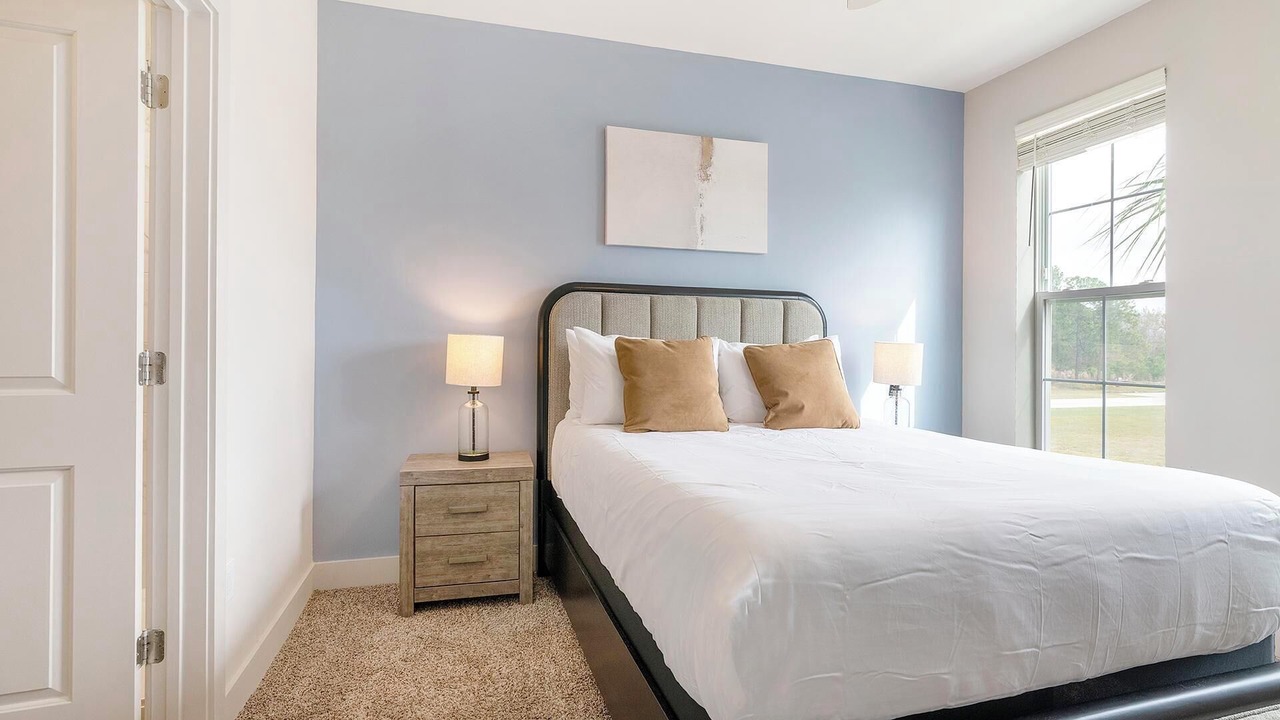 Photo of Bedroom in Florida Center