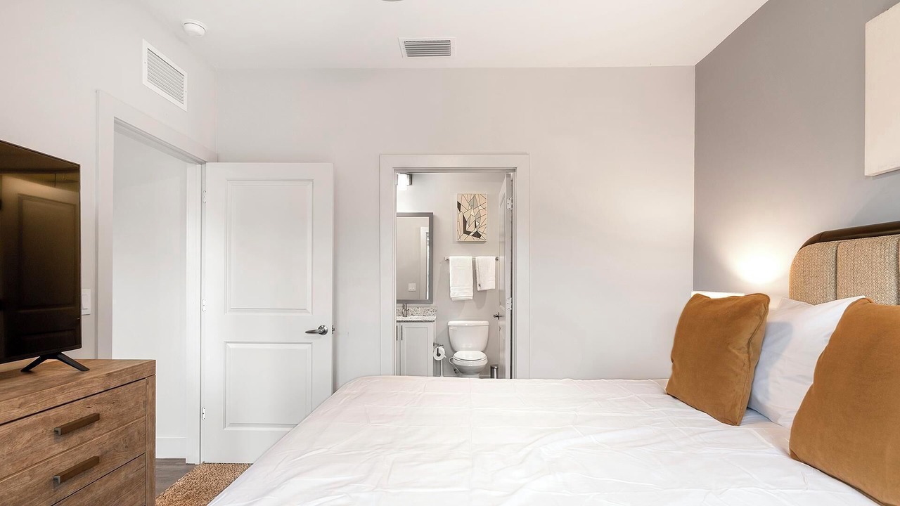 Photo of Bedroom in Florida Center