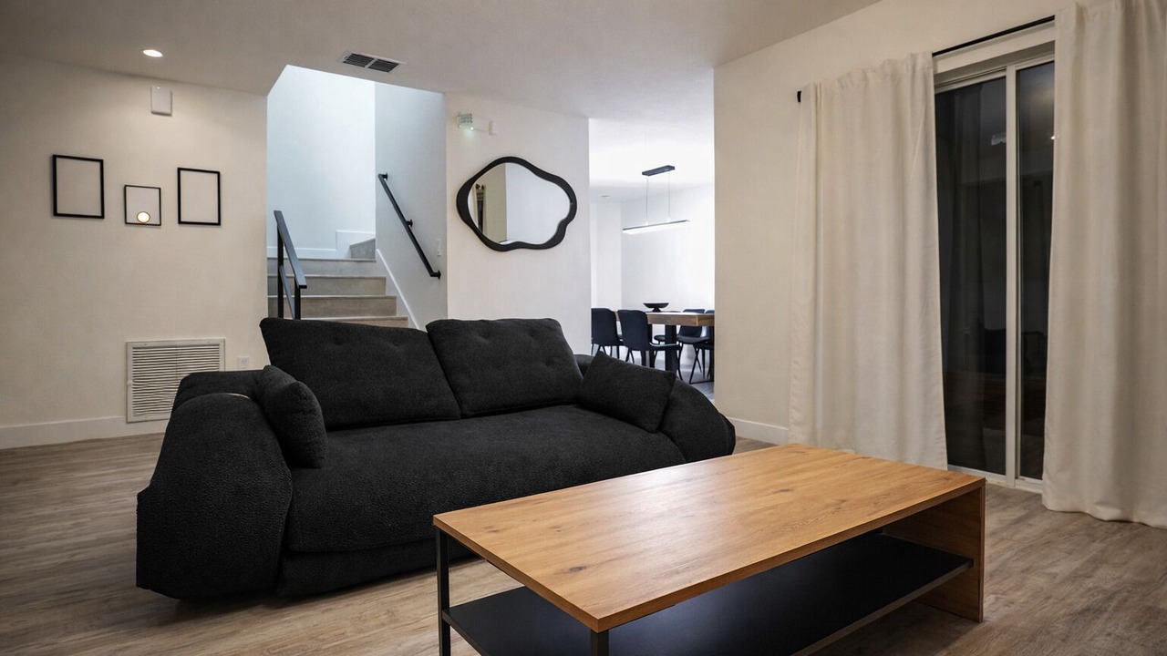Photo of Livingroom in Bridgewater Crossing