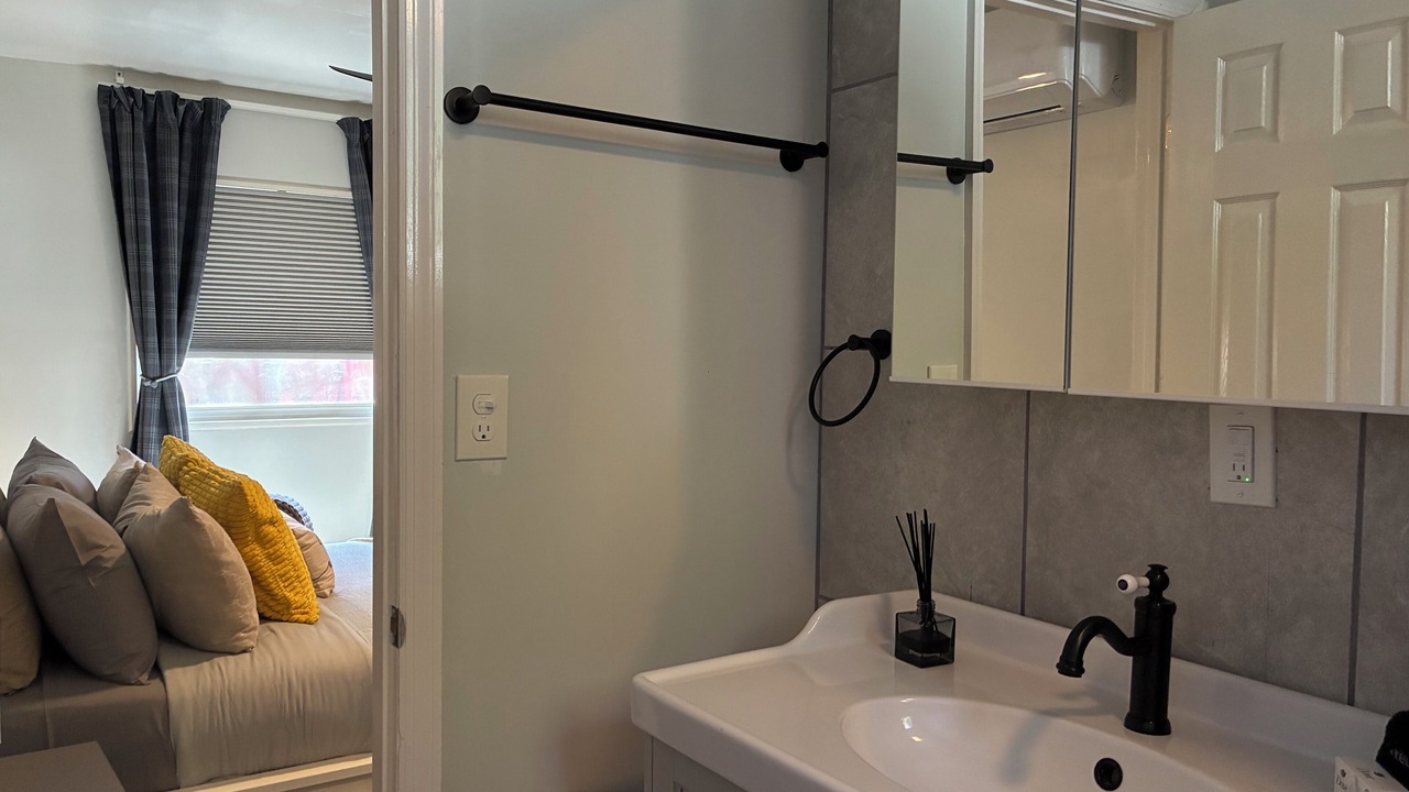 Photo of Bathroom in Baldwin Park