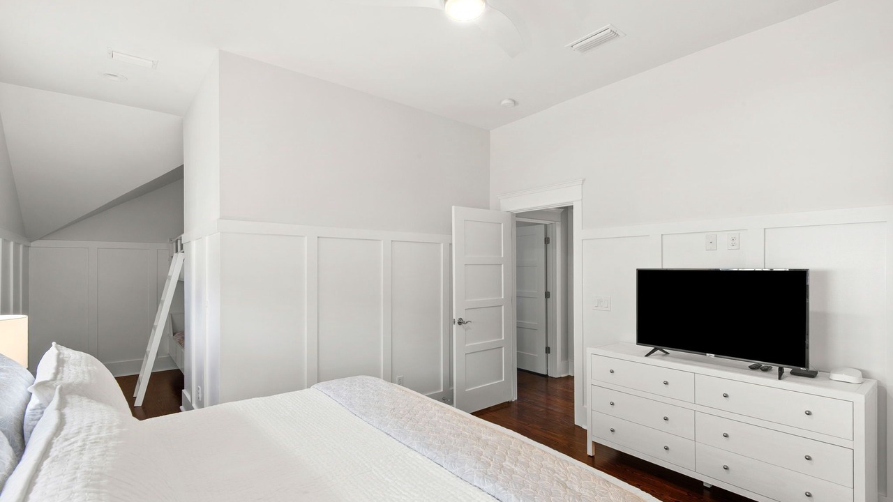 Photo of Bedroom in Forest District
