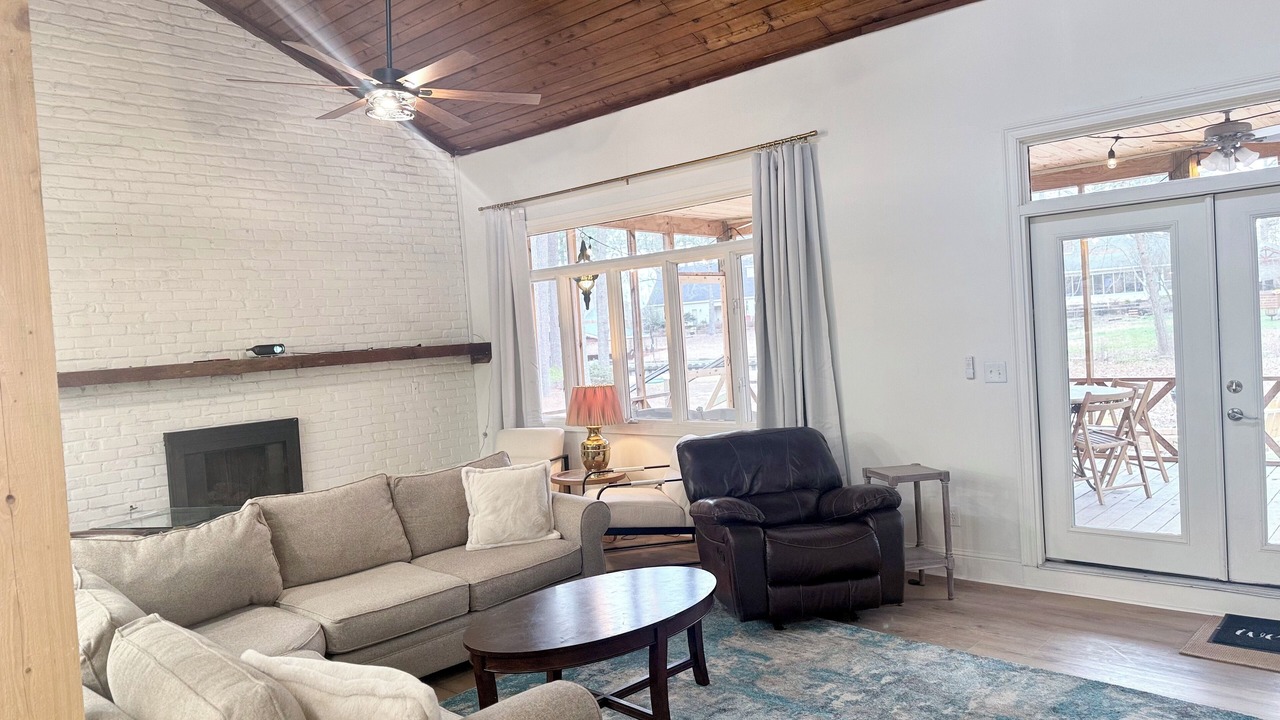Photo of Livingroom in Flowood
