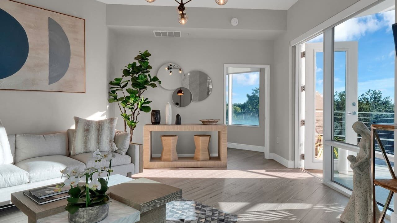 Photo of Livingroom in South Eola