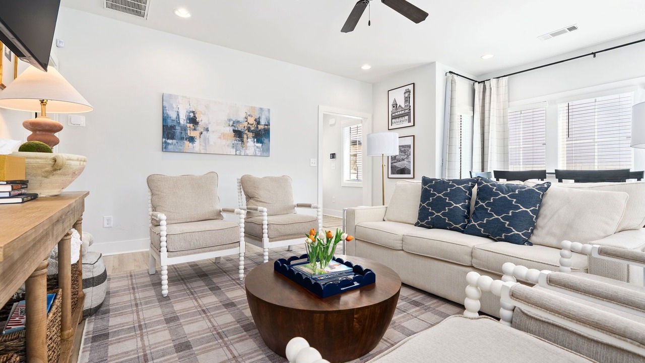 Photo of Livingroom in Auburn