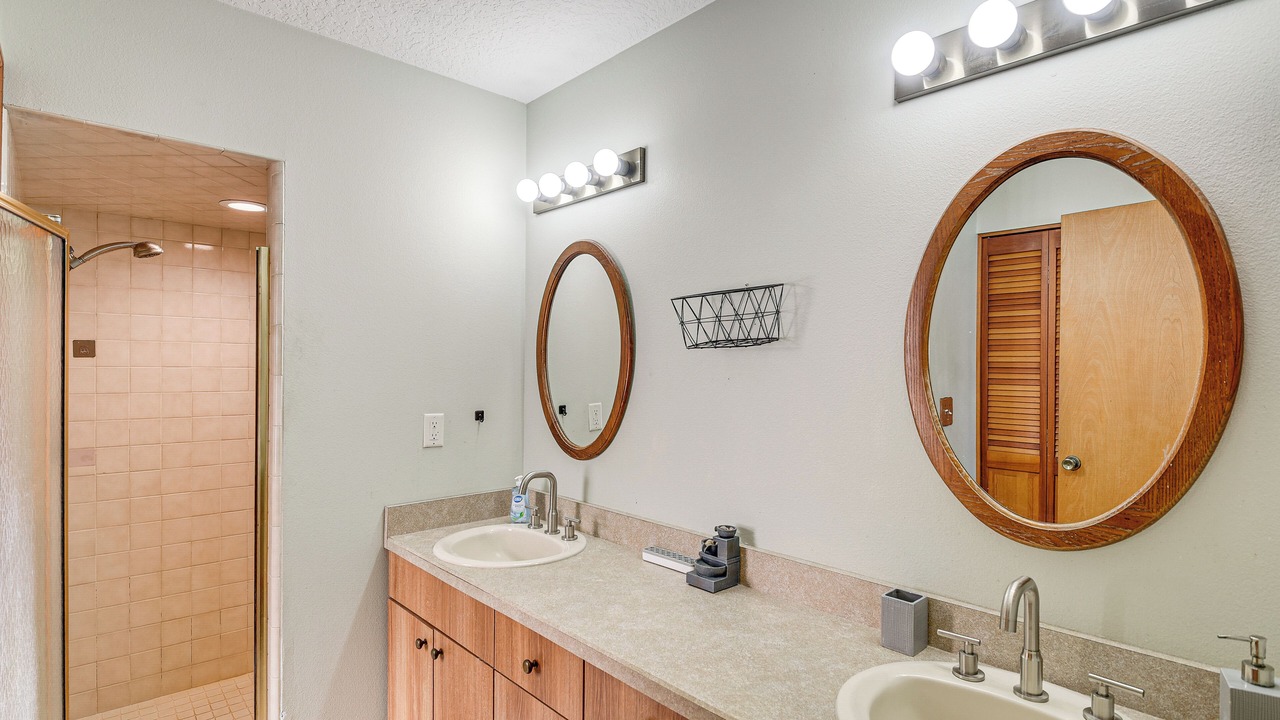 Photo of Bathroom in Umatilla