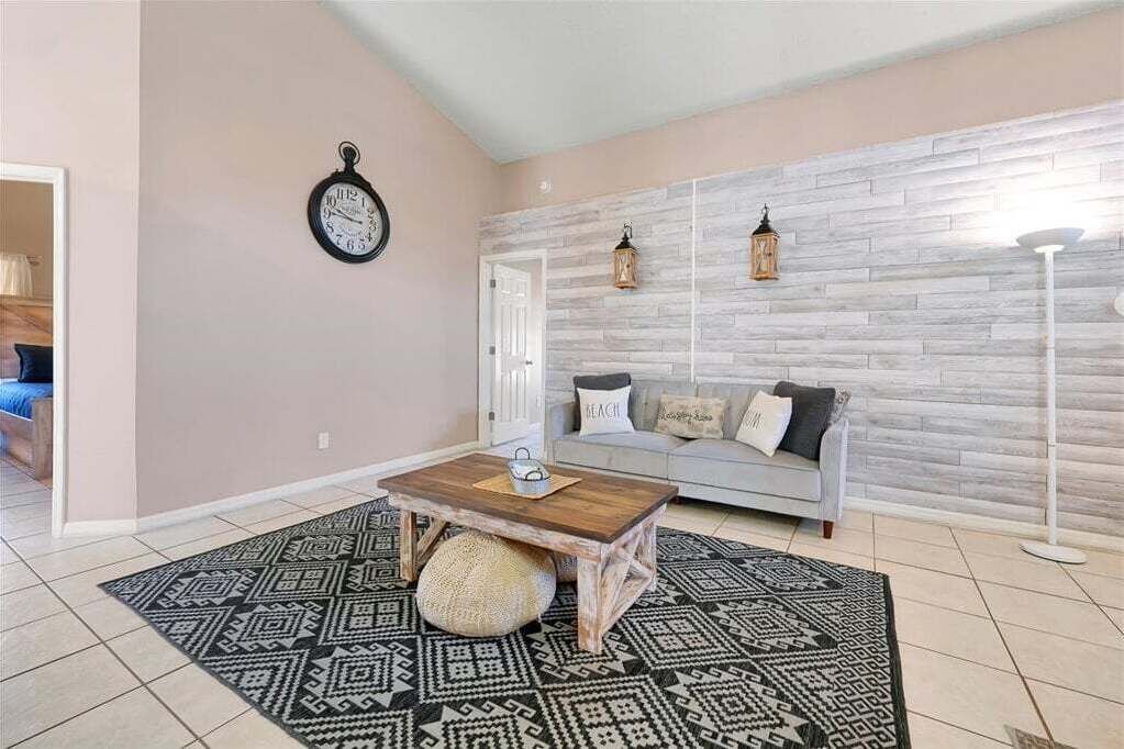 Photo of Livingroom in Florida Pines