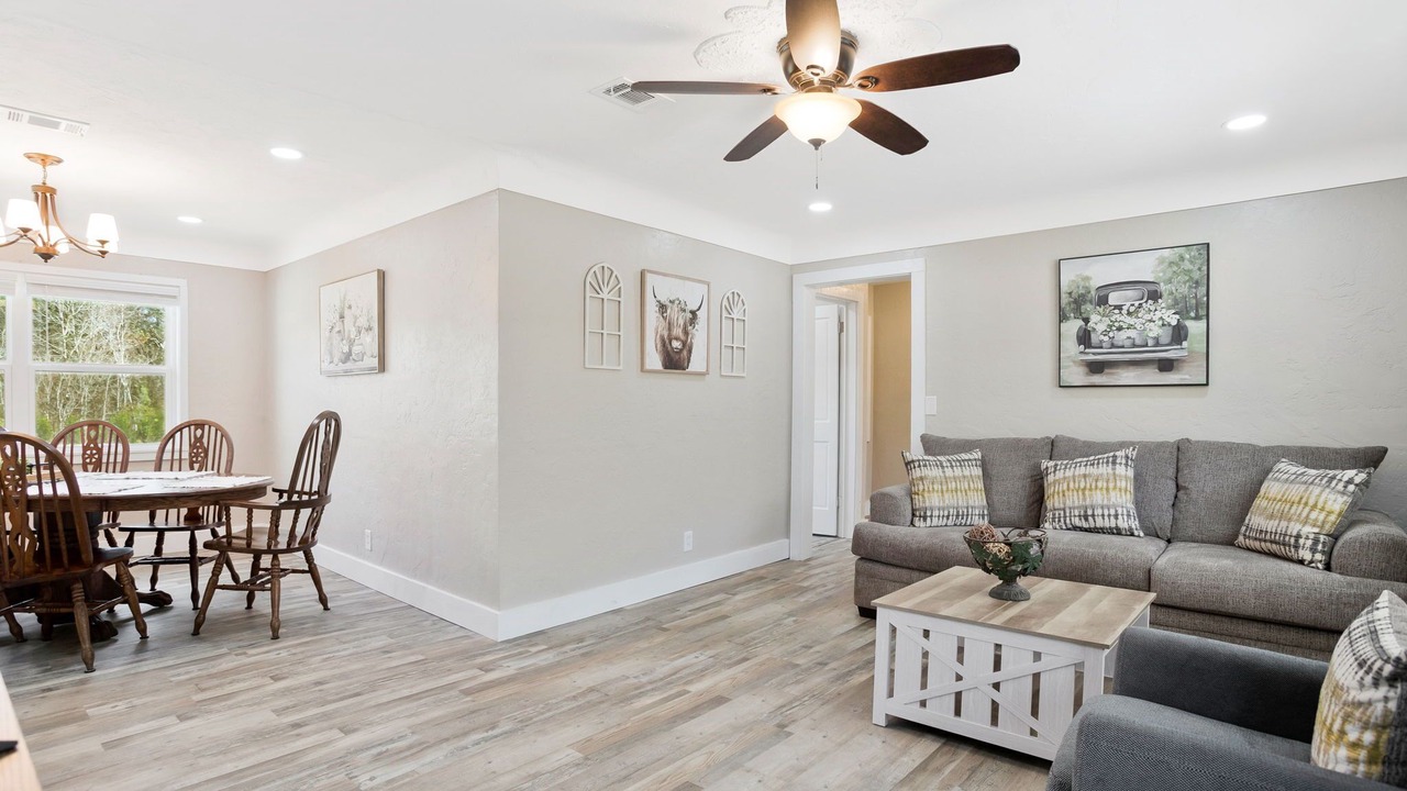 Photo of Livingroom in Milton