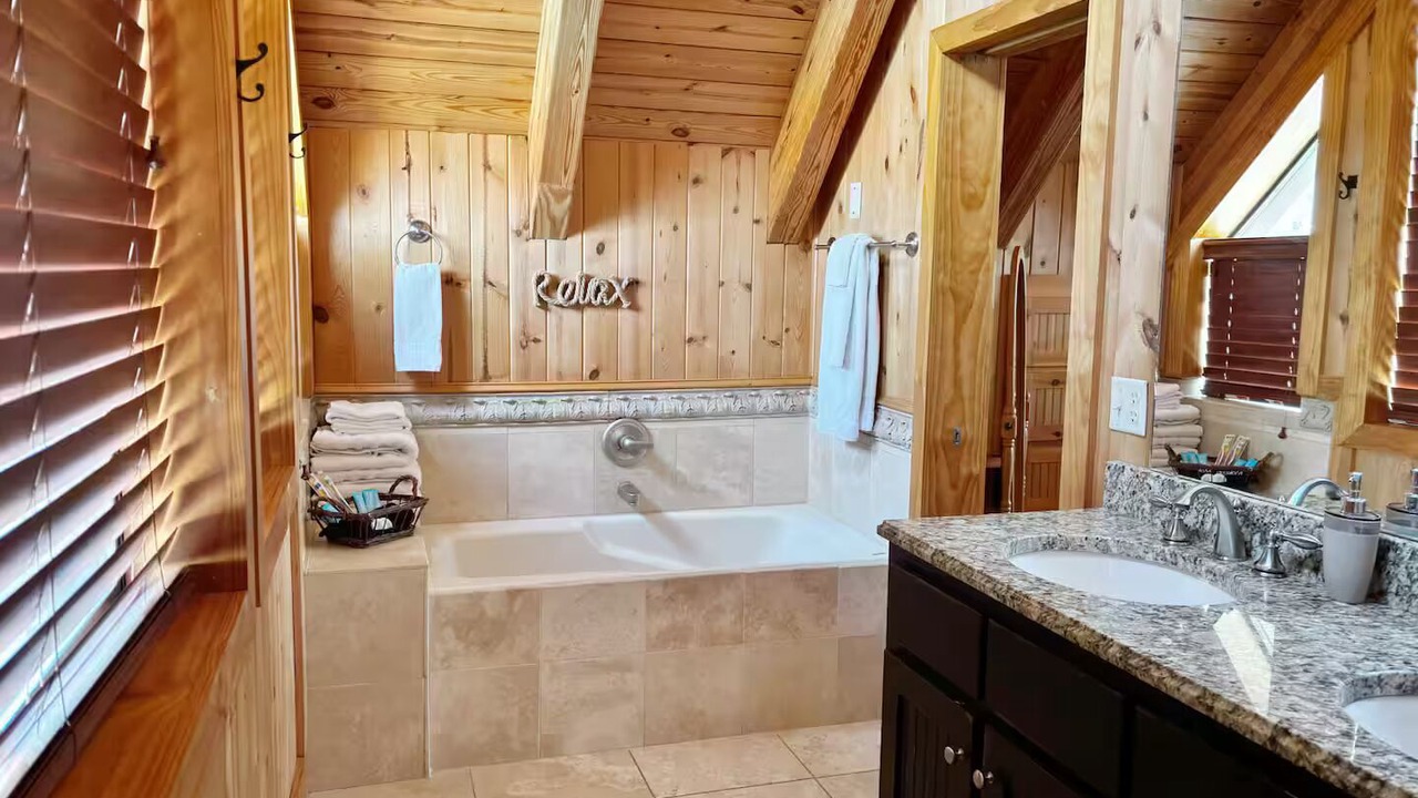 Photo of Bathroom in Six Mile