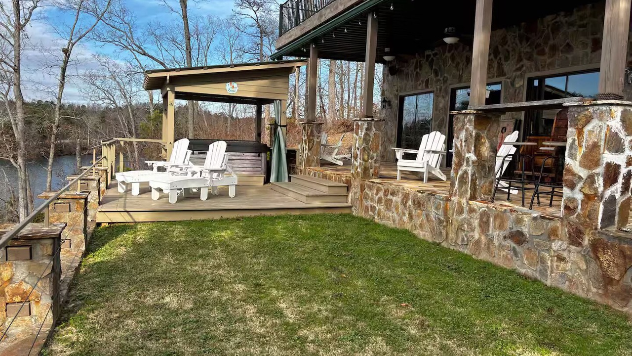 Photo of Patio Balcony in Six Mile