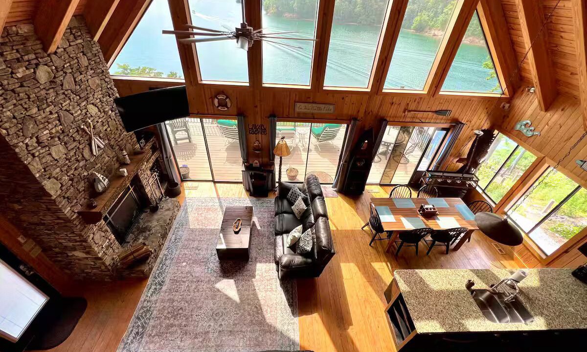 Photo of Livingroom in Six Mile