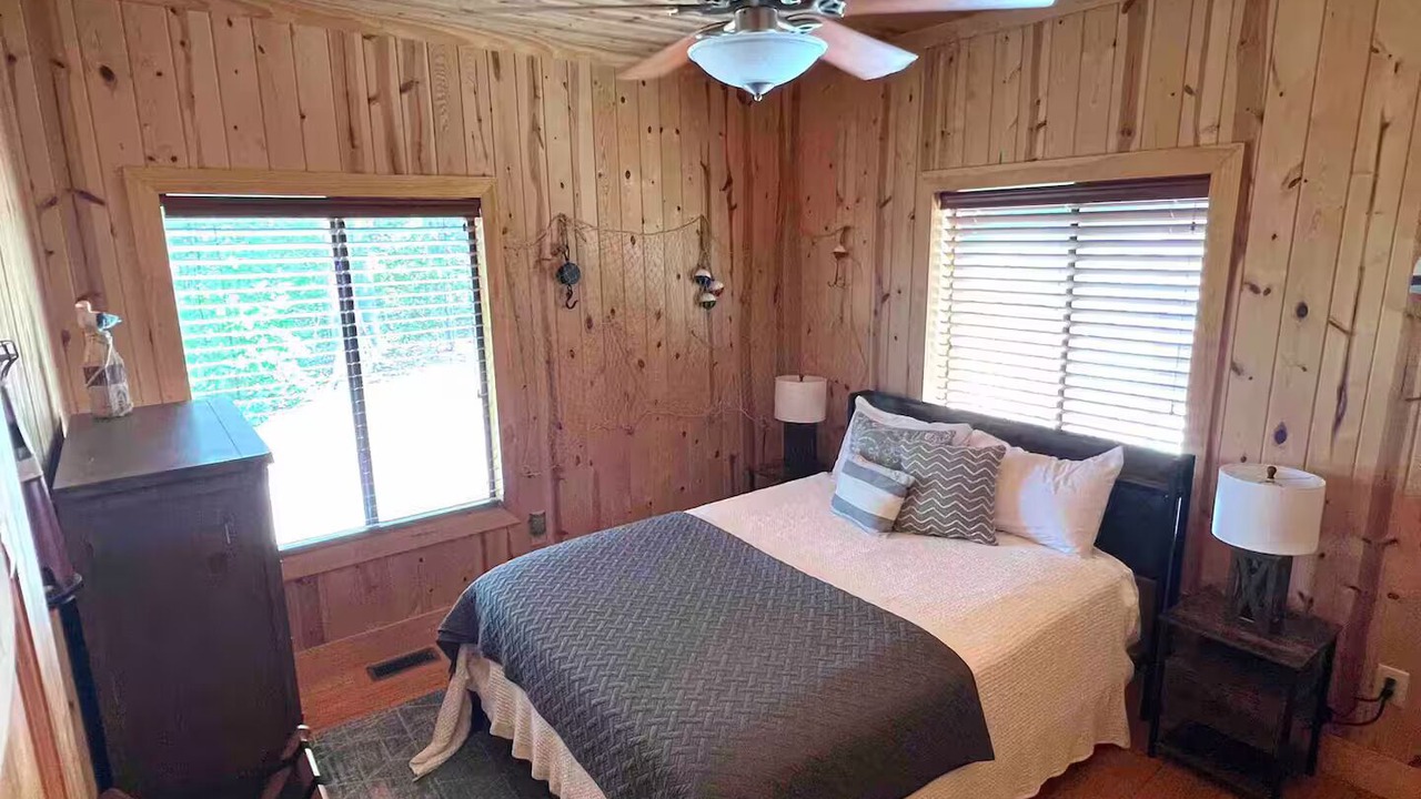 Photo of Bedroom in Six Mile