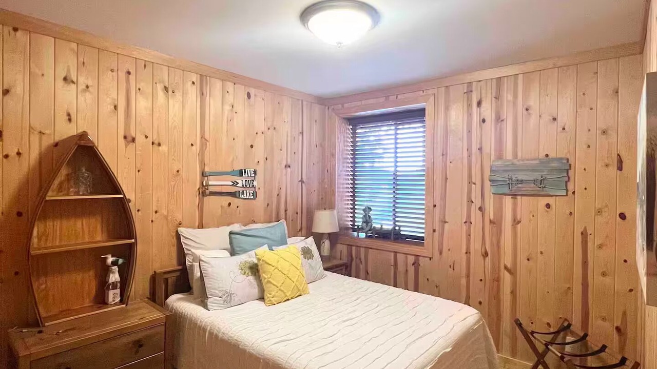 Photo of Bedroom in Six Mile