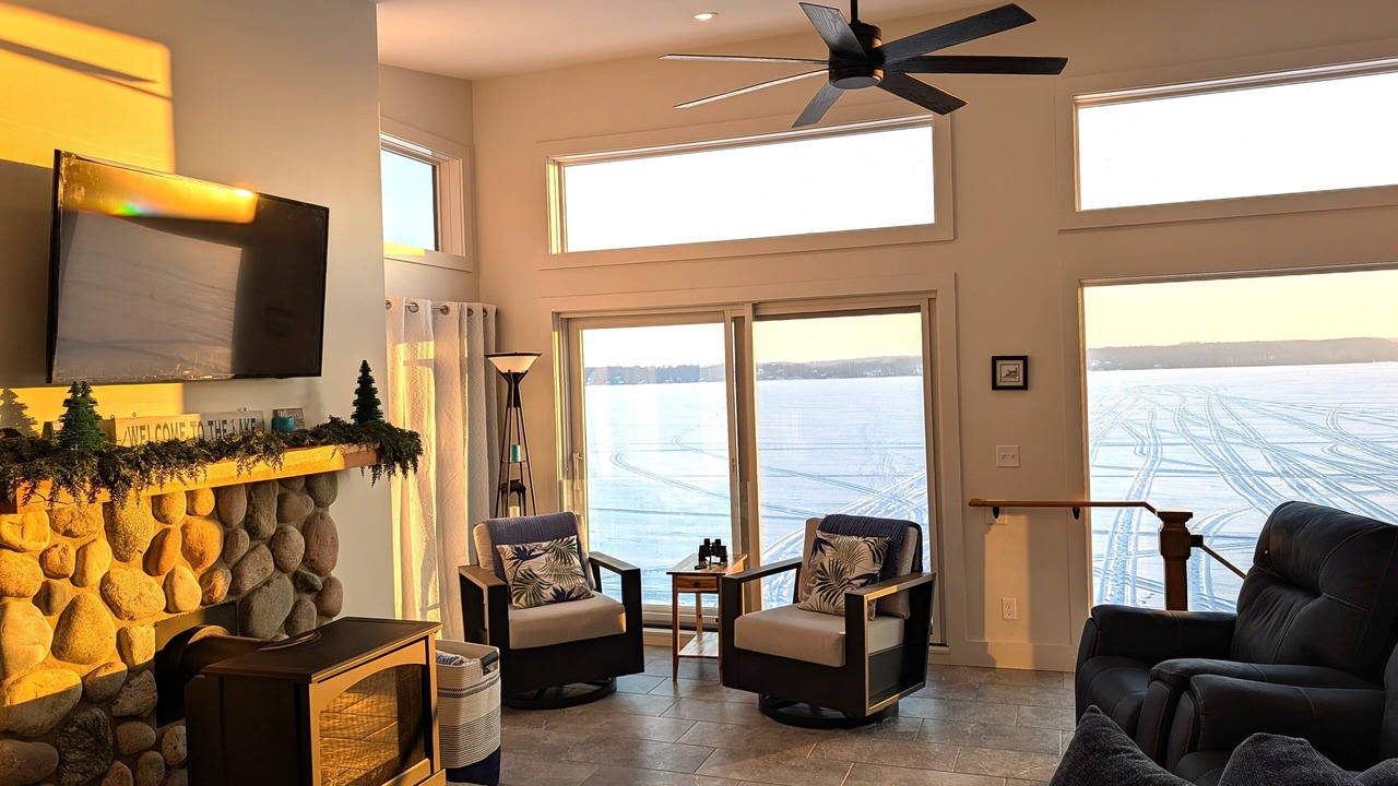 Photo of Livingroom in Lake Township