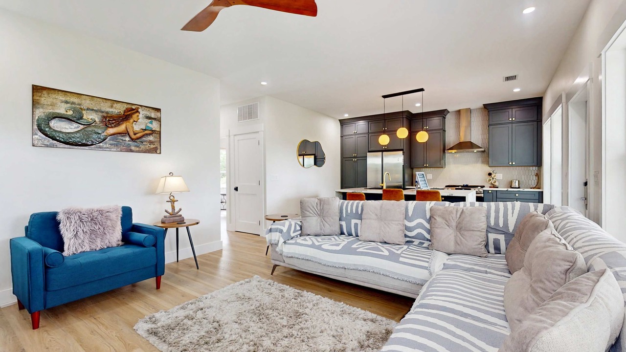 Photo of Livingroom in Oak Court