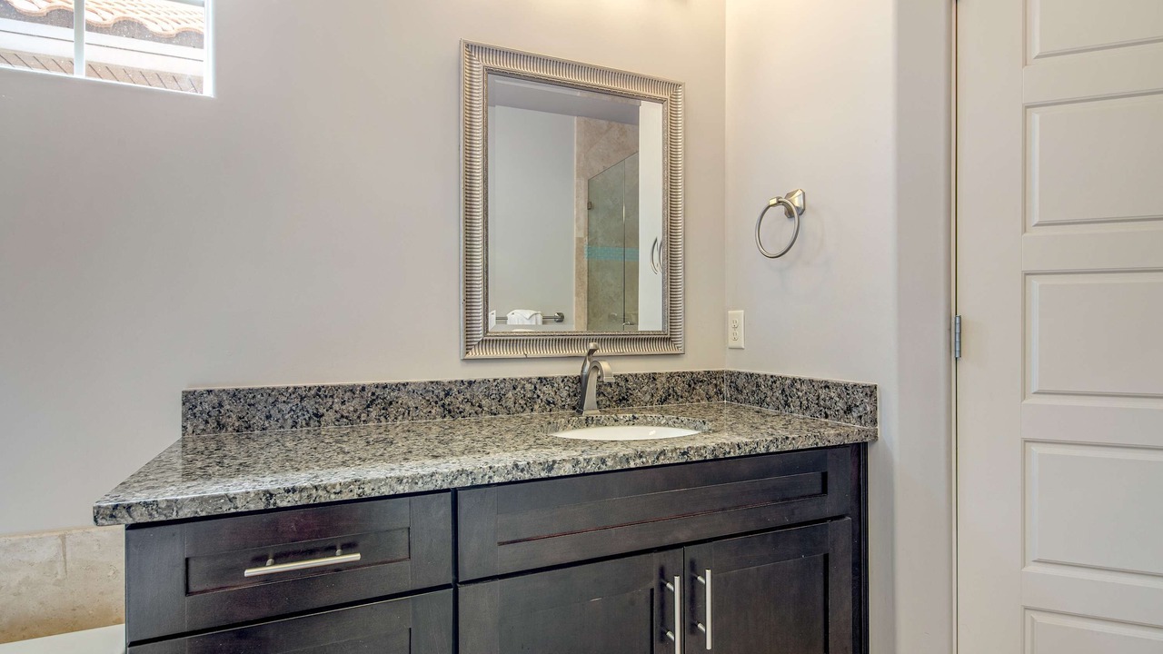 Photo of Bathroom in Villa Lago