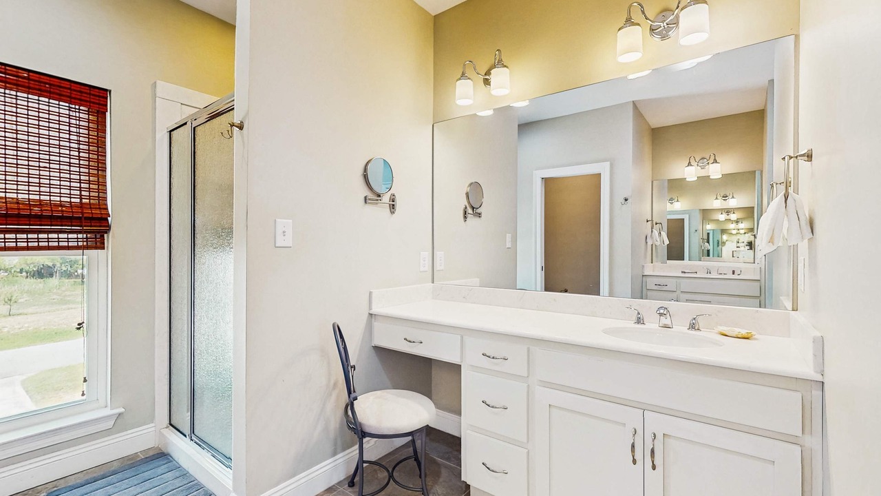 Photo of Bathroom in Dauphin Island