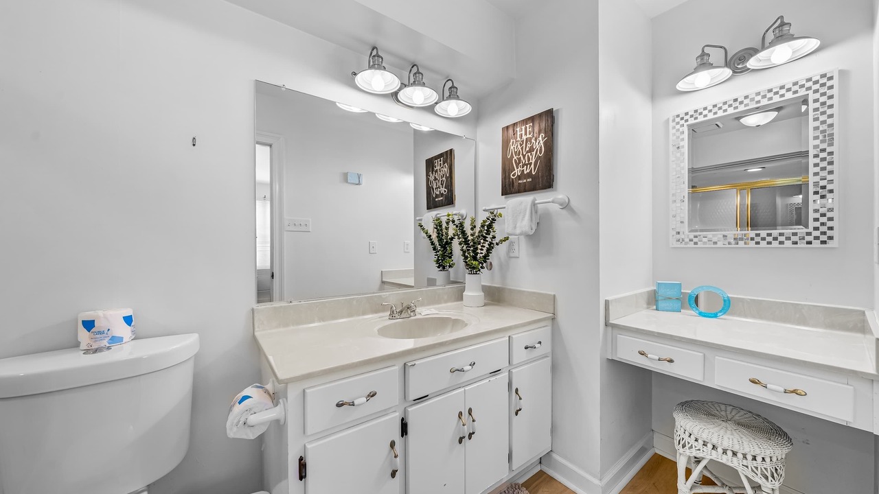 Photo of Bathroom in Audubon Place