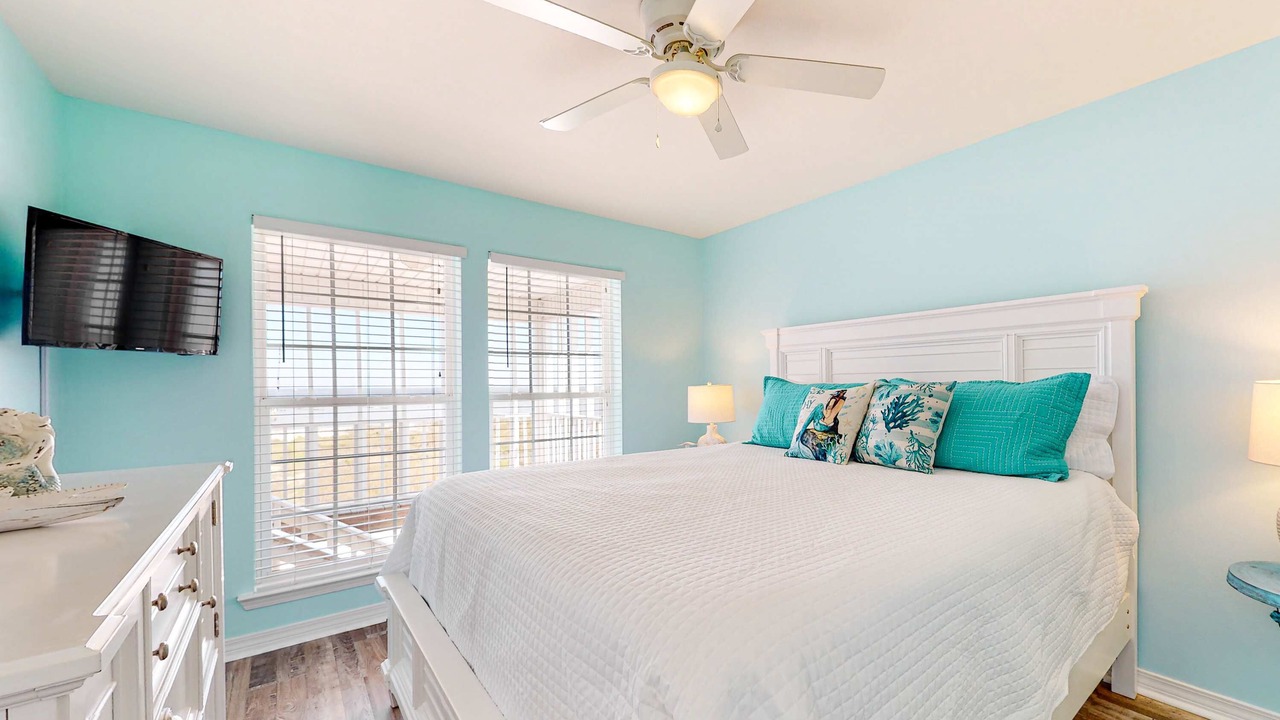 Photo of Bedroom in Dauphin Island