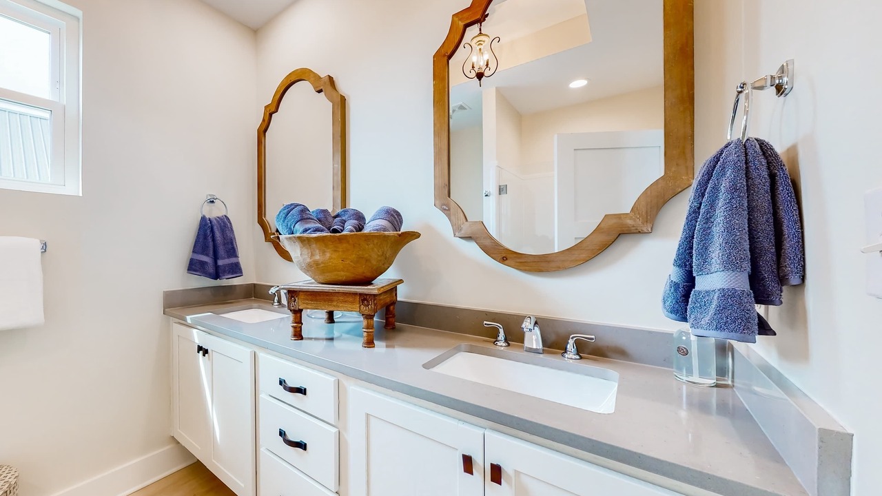 Photo of Bathroom in Dauphin Island