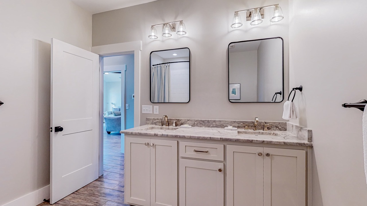 Photo of Bathroom in Dauphin Island