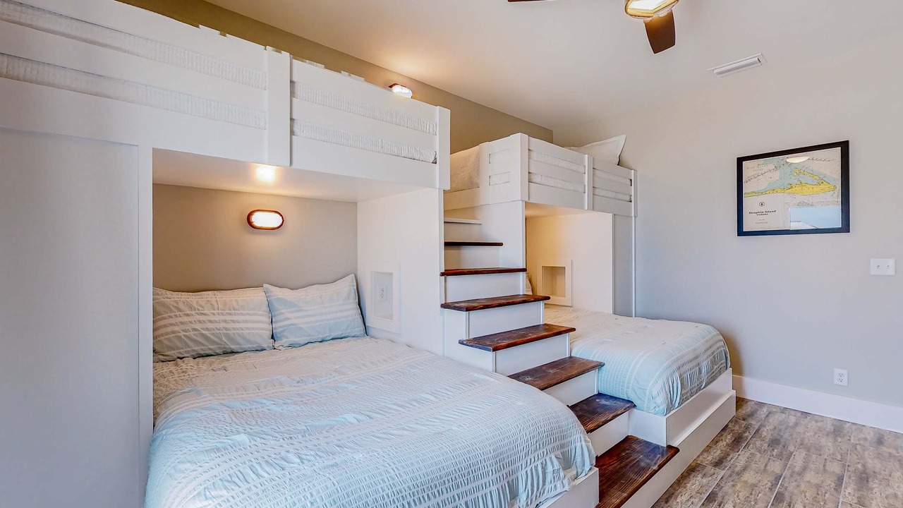 Photo of Bedroom in Dauphin Island