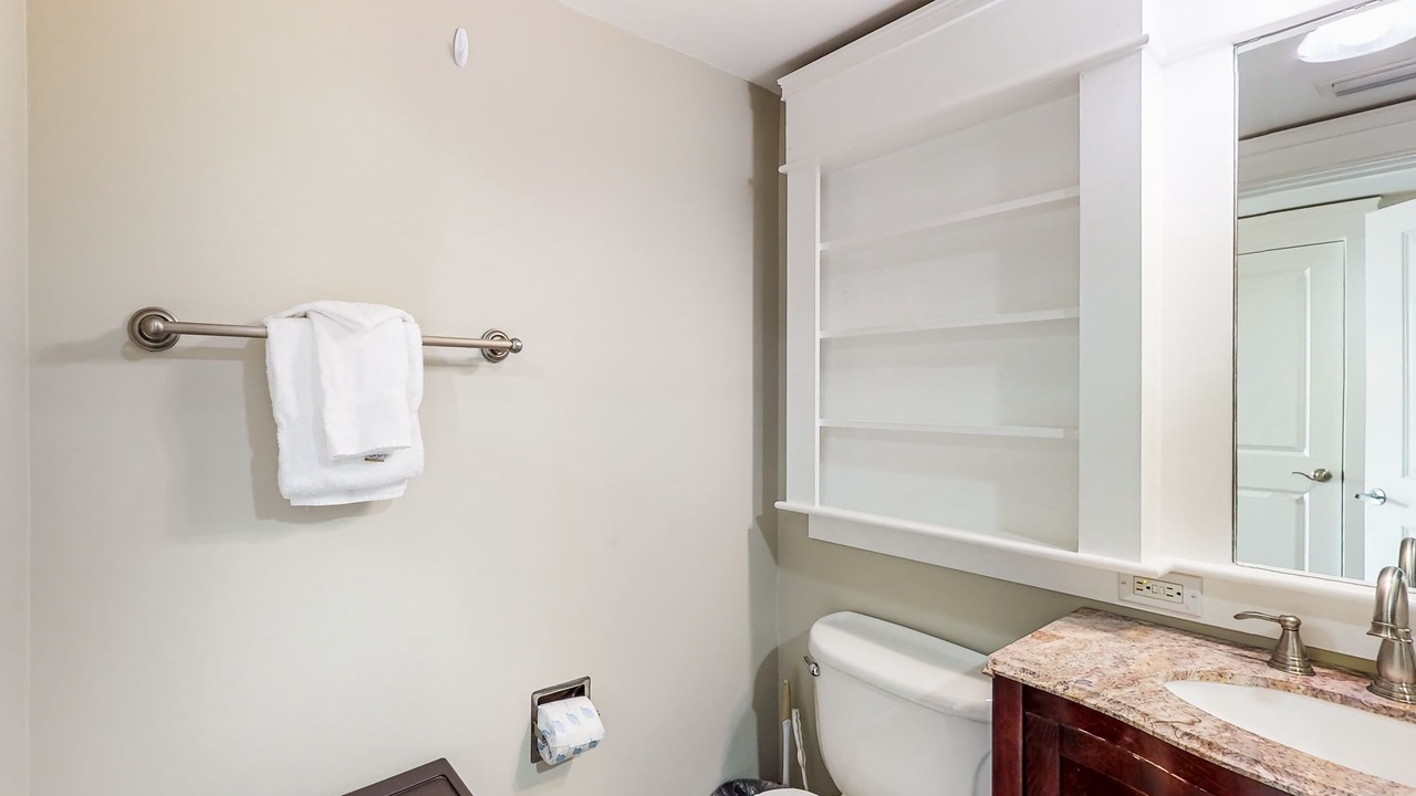 Photo of Bathroom in Baytowne Wharf