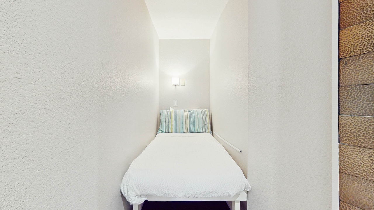 Photo of Bedroom in Baytowne Wharf