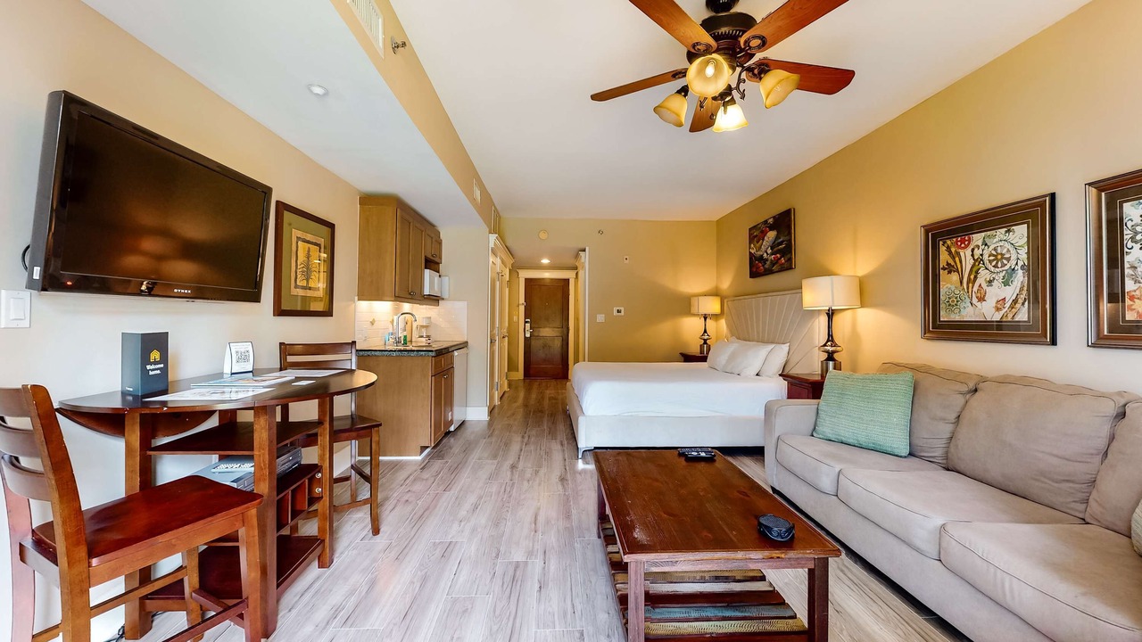 Photo of Livingroom in Baytowne Wharf