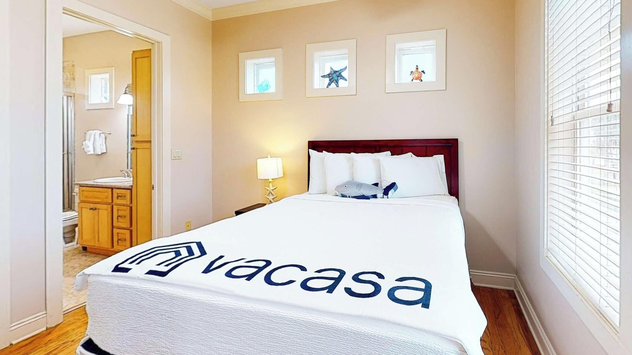 Photo of Bedroom in Crescent Beach