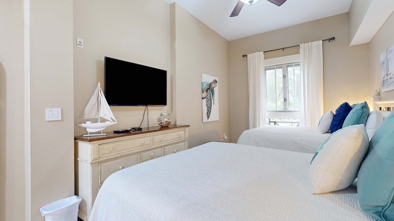 Photo of Bedroom in Baytowne Wharf