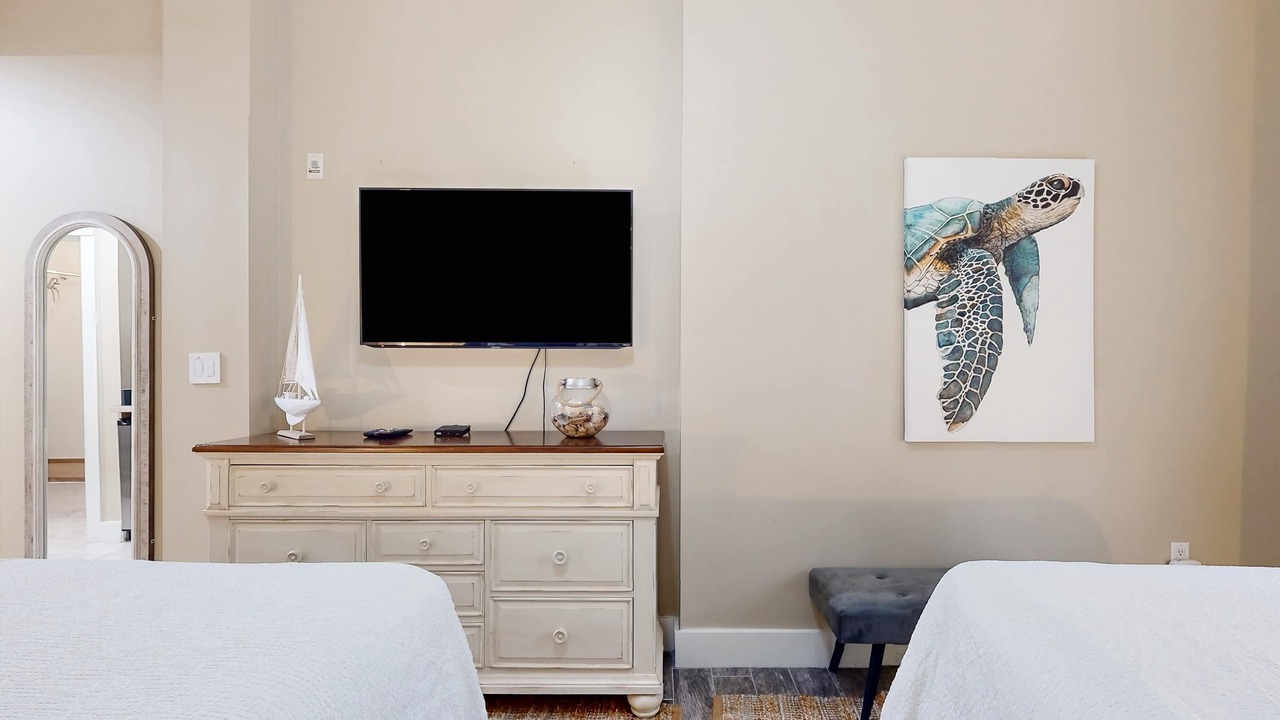 Photo of Bedroom in Baytowne Wharf
