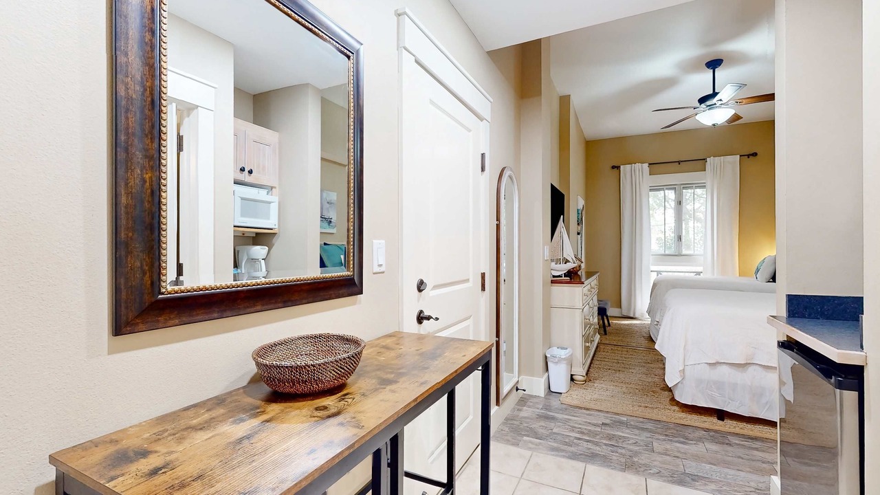 Photo of Bedroom in Baytowne Wharf