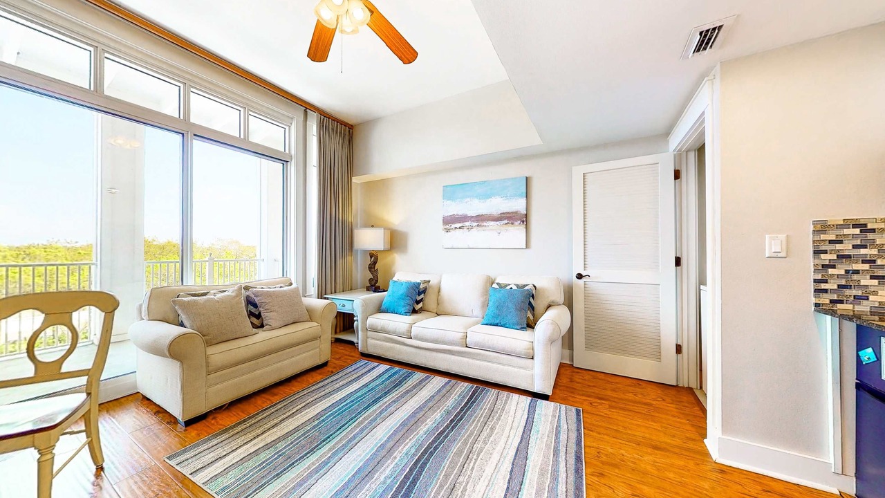 Photo of Livingroom in Baytowne Wharf