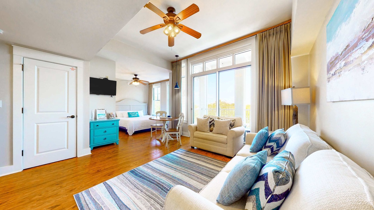Photo of Livingroom in Baytowne Wharf