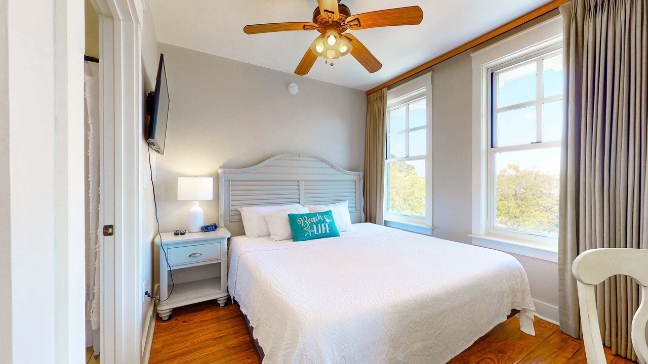 Photo of Bedroom in Baytowne Wharf