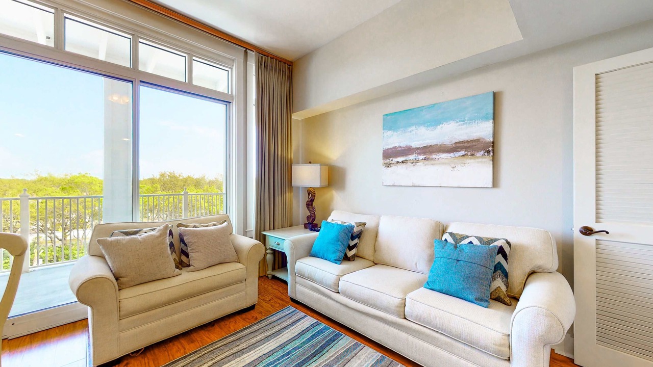 Photo of Livingroom in Baytowne Wharf