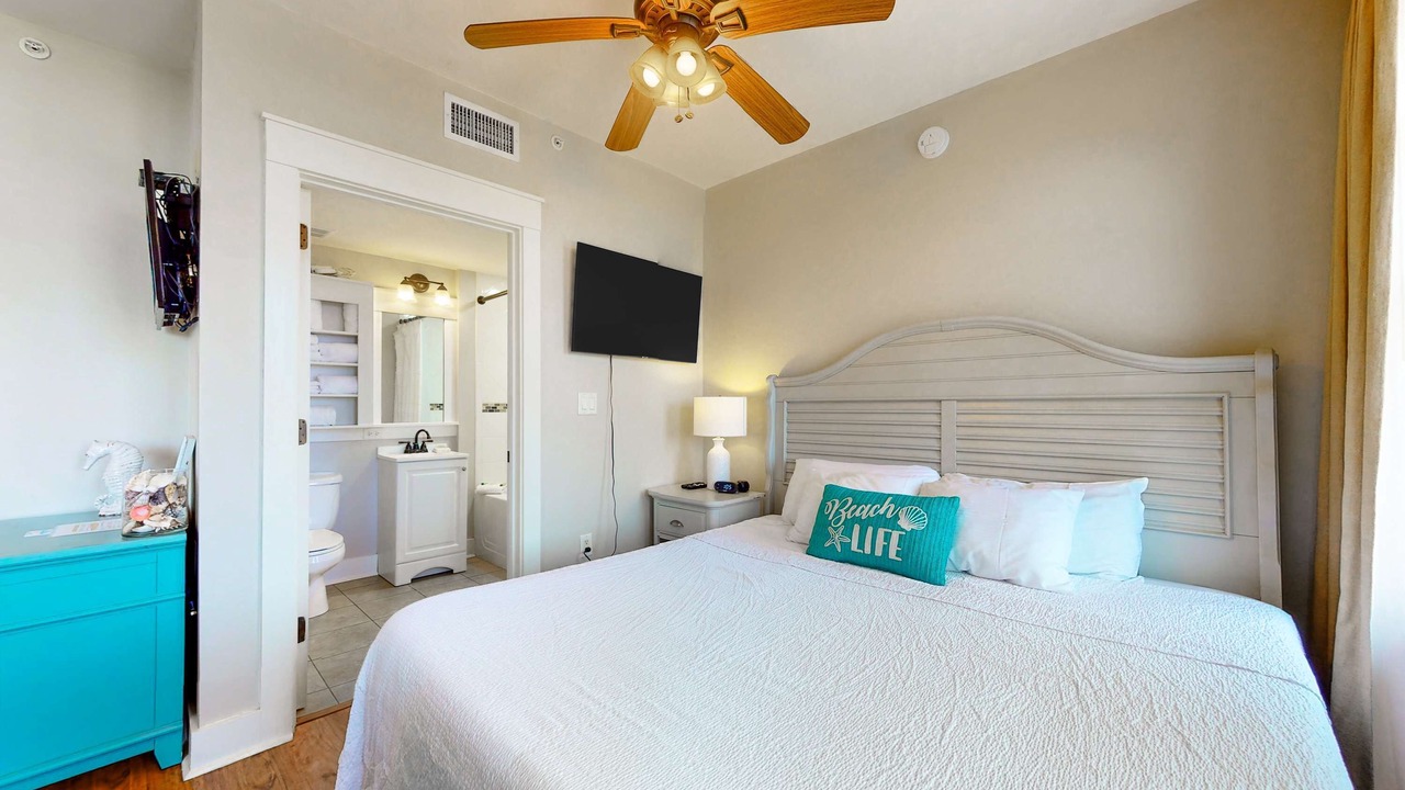 Photo of Bedroom in Baytowne Wharf