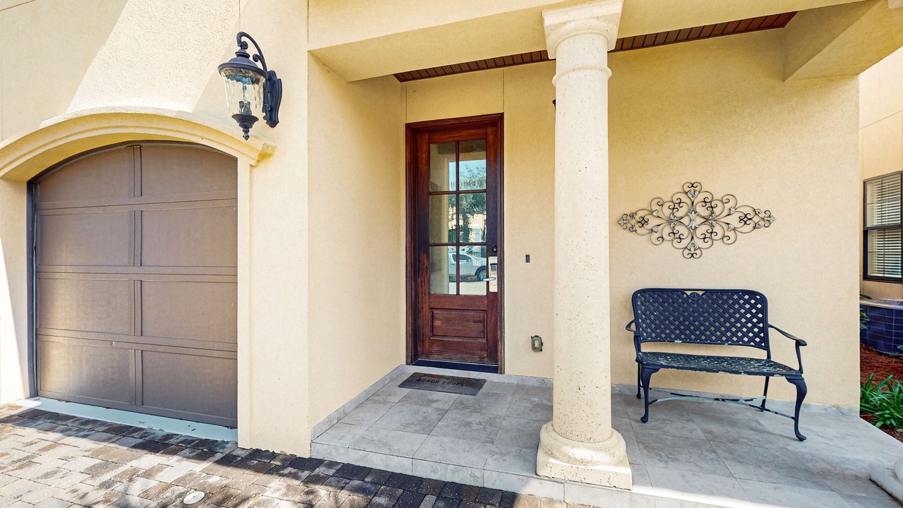 Photo of Patio Balcony in Villa Lago