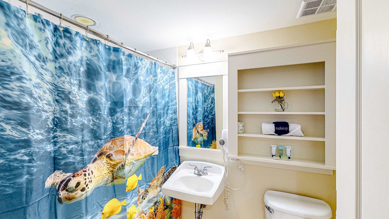 Photo of Bathroom in Baytowne Wharf