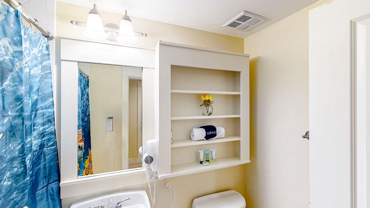 Photo of Bathroom in Baytowne Wharf