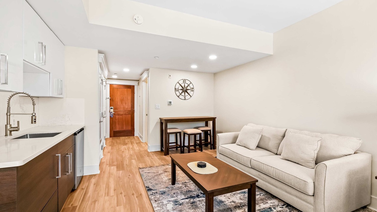Photo of Livingroom in Baytowne Wharf