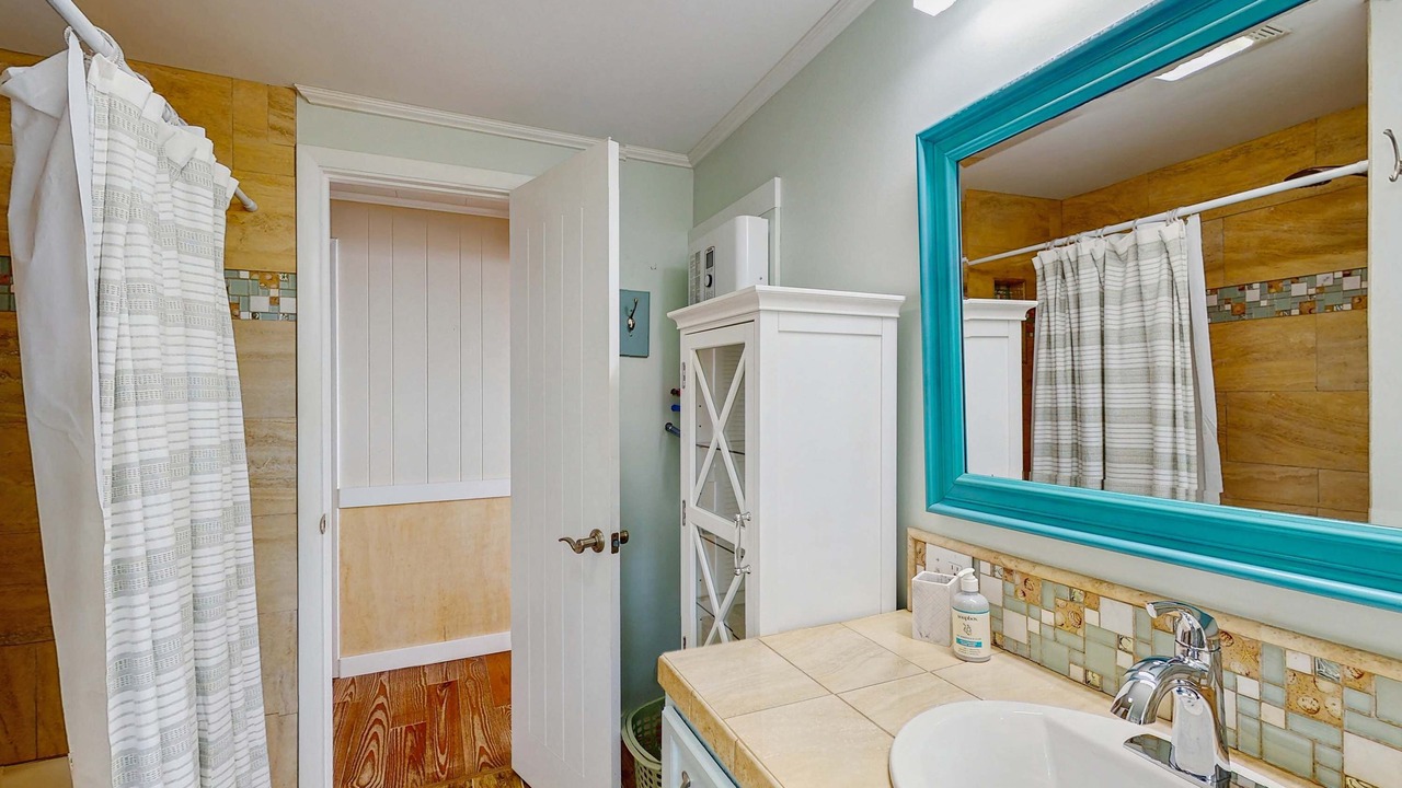 Photo of Bathroom in Eastpoint
