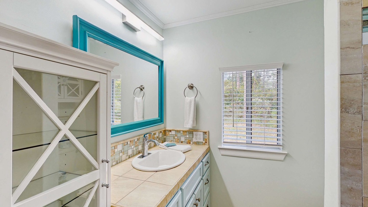 Photo of Bathroom in Eastpoint
