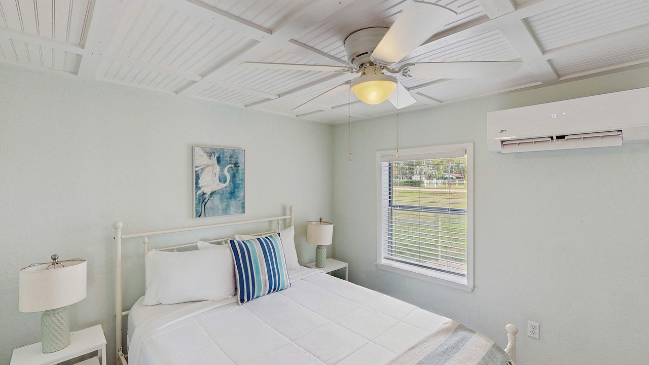 Photo of Bedroom in Eastpoint