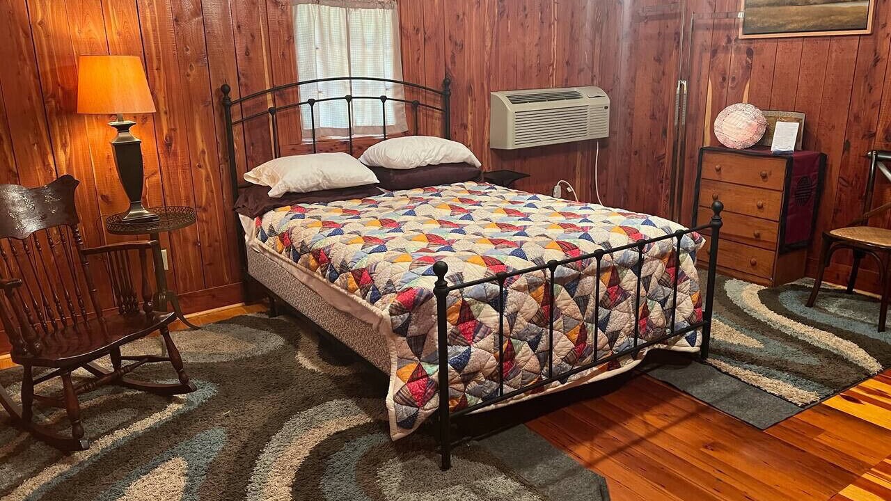 Photo of Bedroom in Clinton